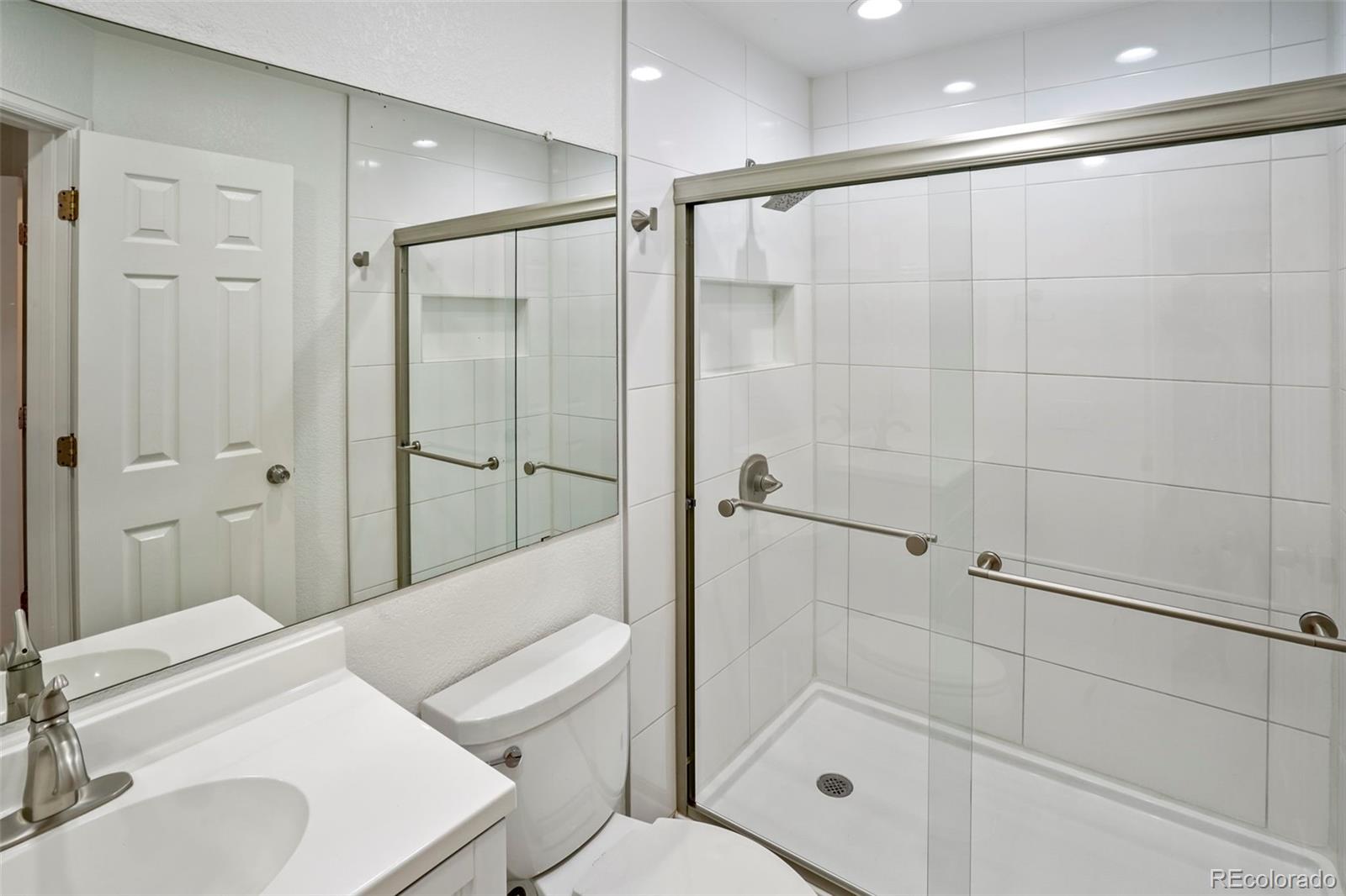 MLS Image #11 for 5250 s huron way,littleton, Colorado