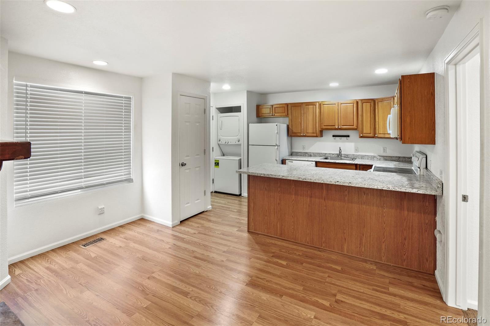 MLS Image #3 for 5250 s huron way,littleton, Colorado