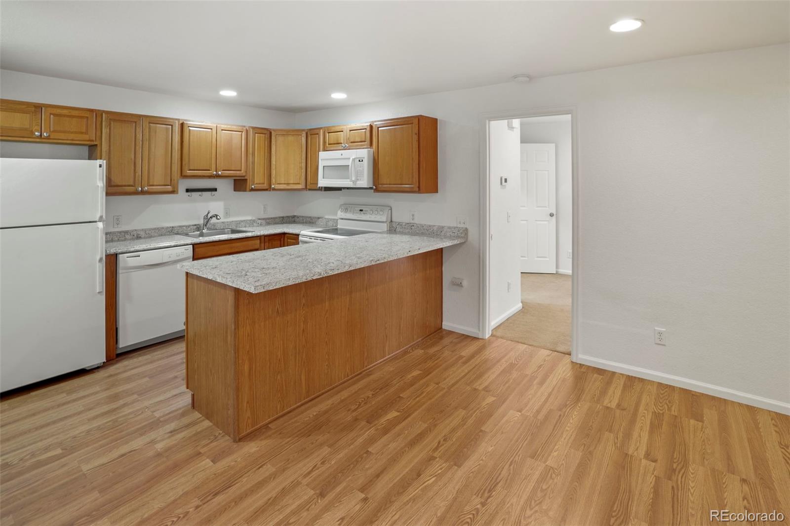 MLS Image #5 for 5250 s huron way,littleton, Colorado