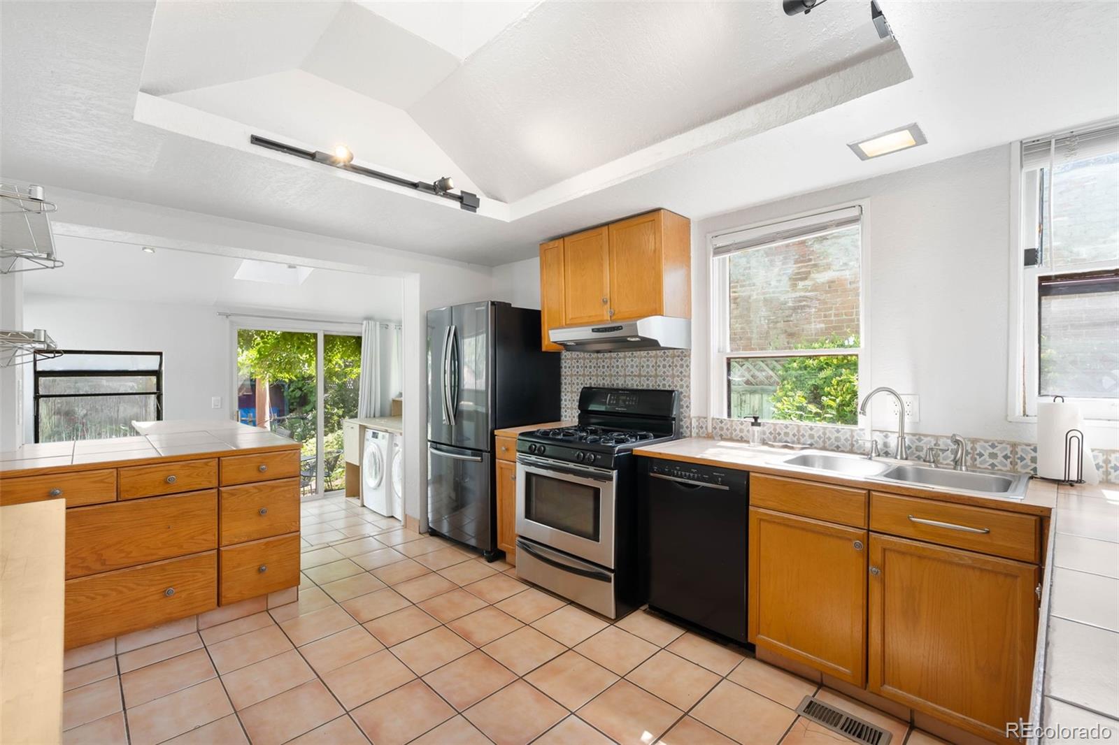 MLS Image #8 for 178 w cedar avenue,denver, Colorado