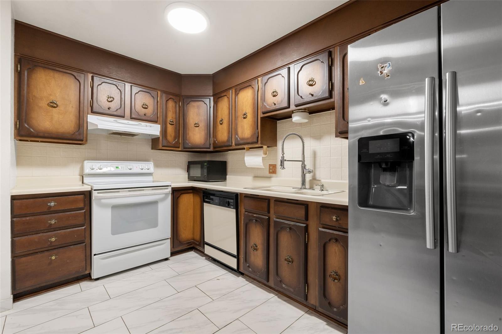 MLS Image #11 for 2696 s yukon court,lakewood, Colorado
