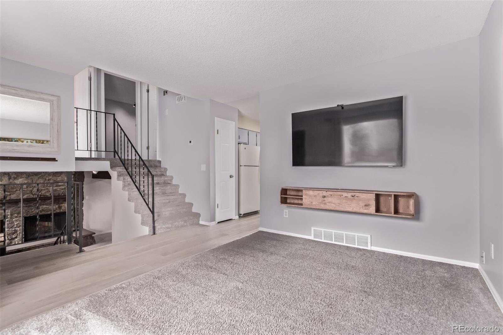 MLS Image #3 for 2212 s naples way,aurora, Colorado