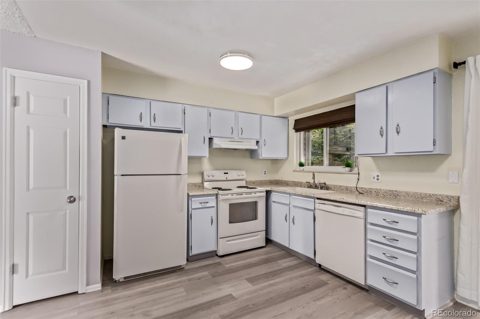MLS Image #7 for 2212 s naples way,aurora, Colorado