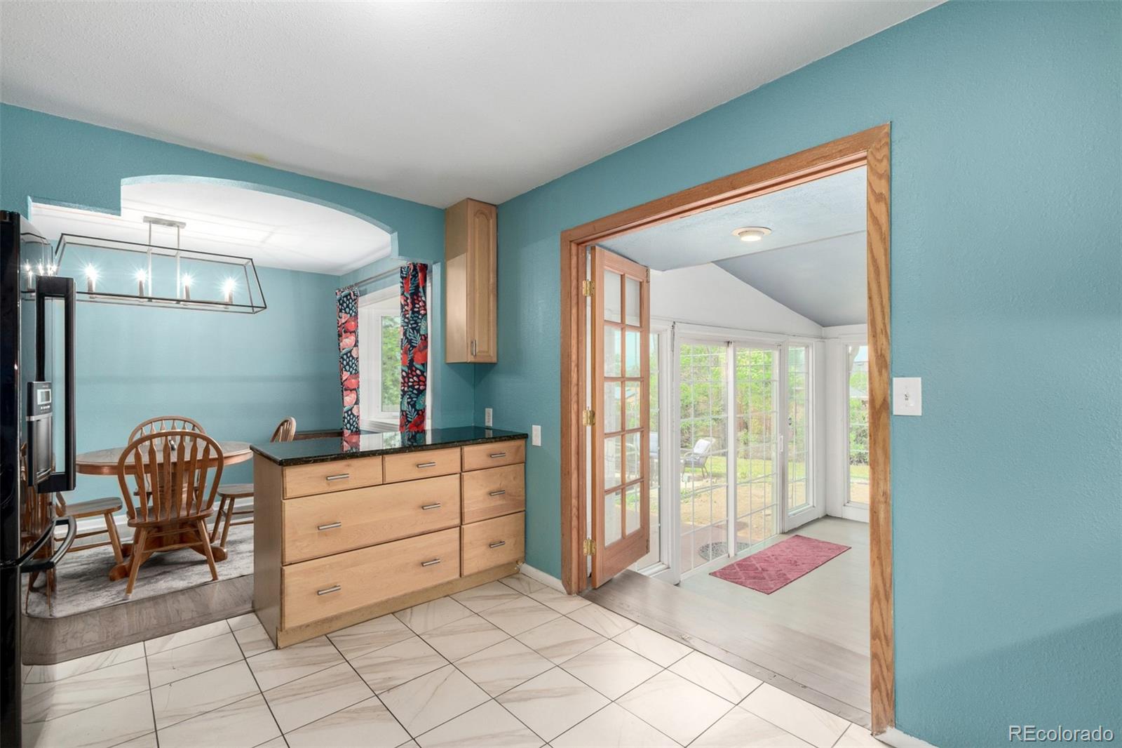 MLS Image #12 for 2733 s vrain street,denver, Colorado