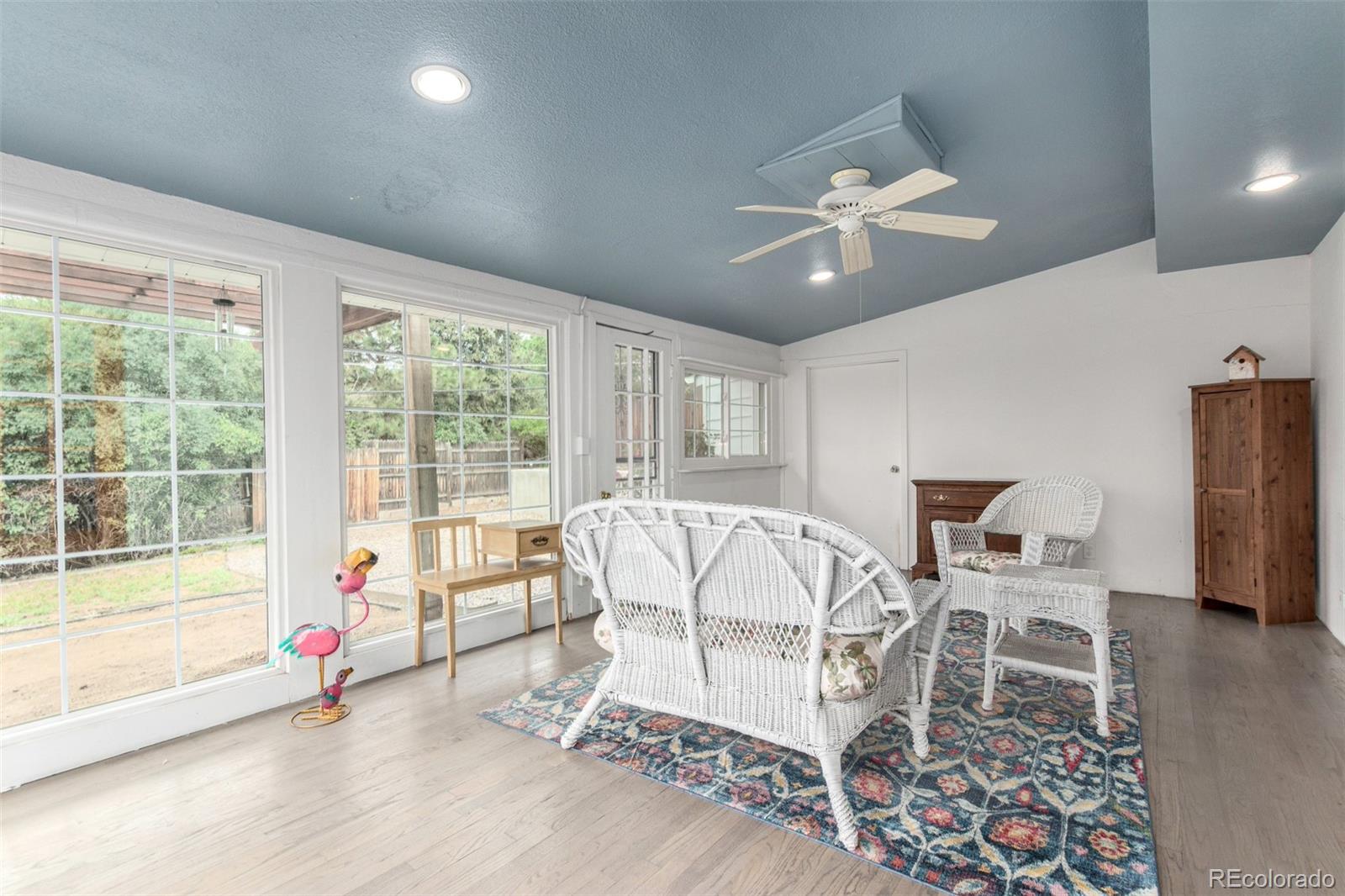MLS Image #17 for 2733 s vrain street,denver, Colorado