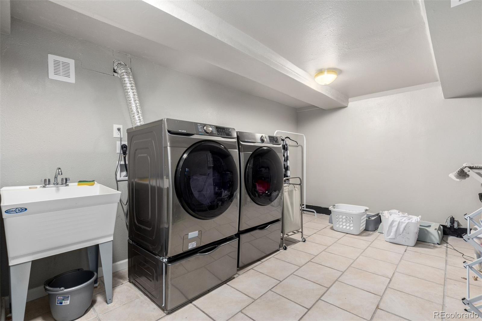 MLS Image #36 for 2733 s vrain street,denver, Colorado