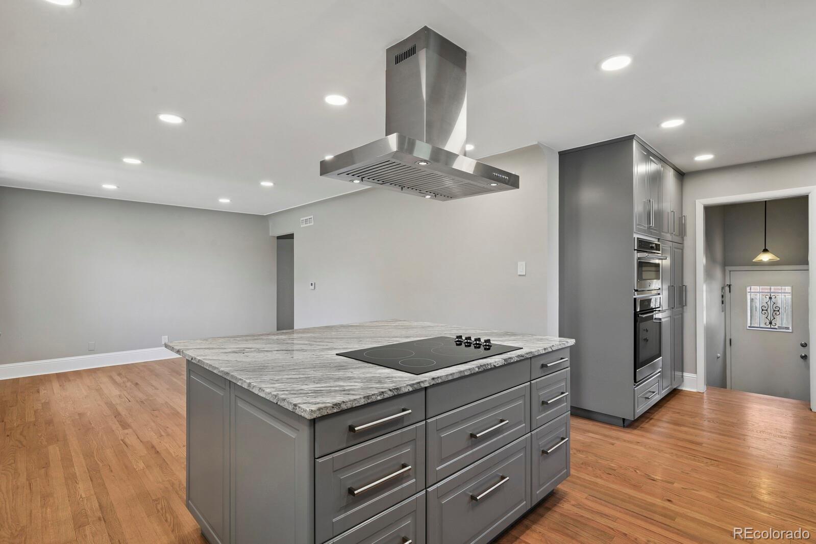 MLS Image #9 for 10595 e 23rd avenue,aurora, Colorado