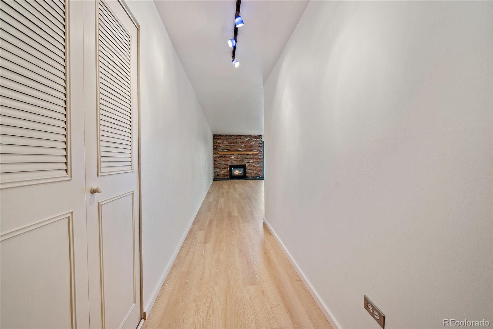 MLS Image #4 for 700 n washington street,denver, Colorado