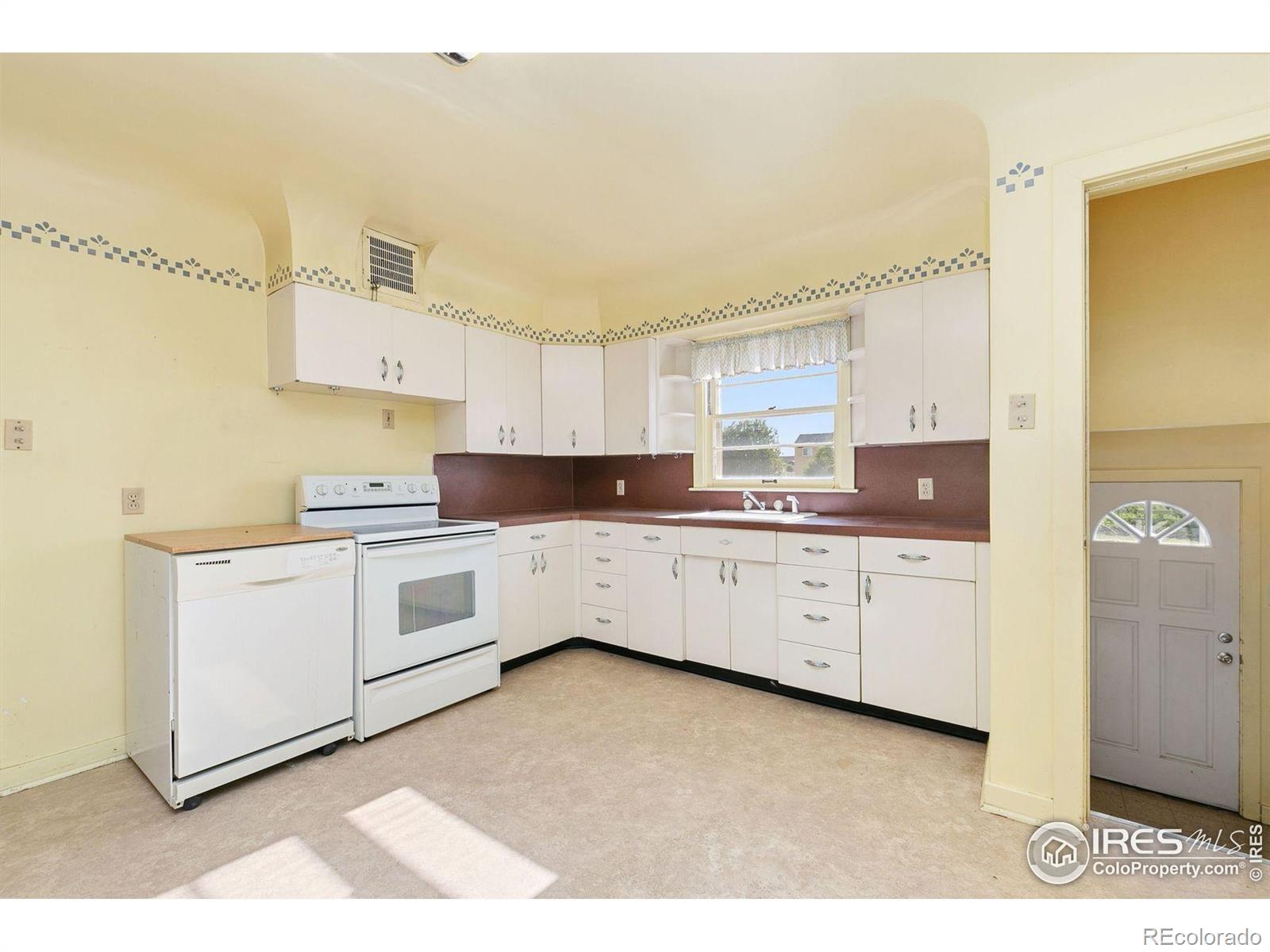 MLS Image #13 for 35779  county road 21 ,windsor, Colorado