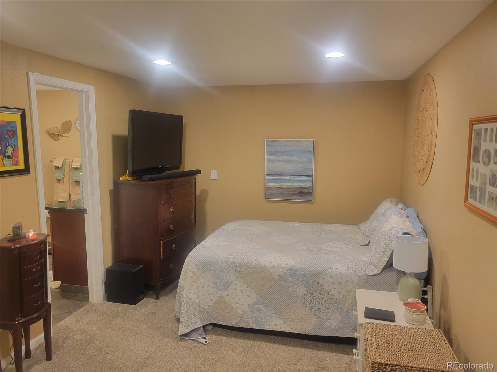 MLS Image #7 for 2190 s holly street,denver, Colorado