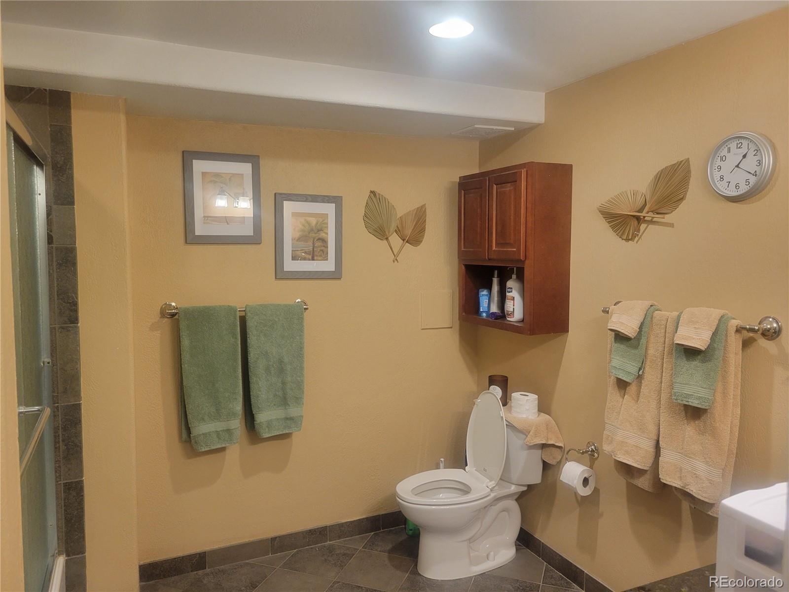 MLS Image #9 for 2190 s holly street,denver, Colorado