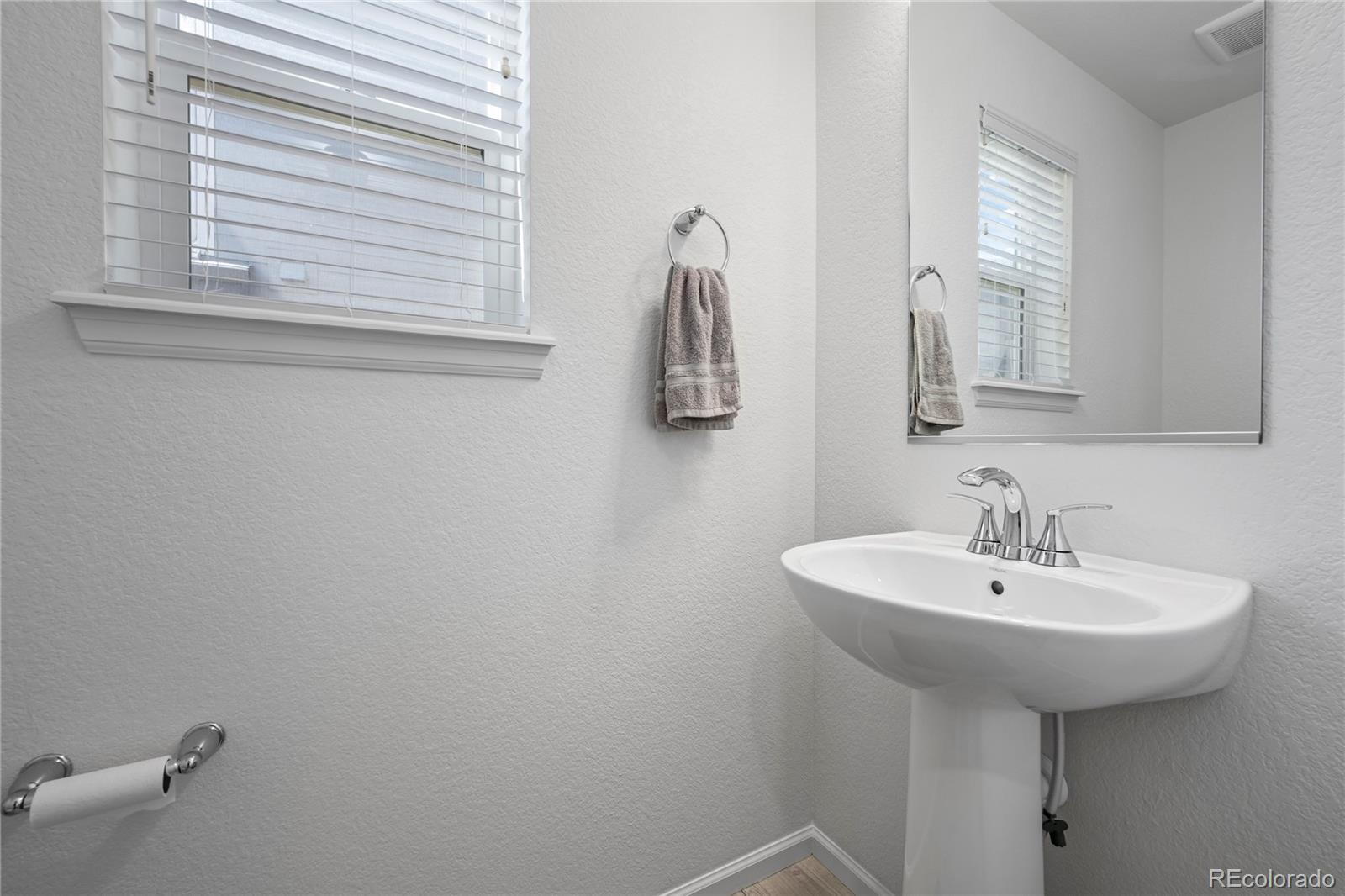 MLS Image #14 for 28330 e 6th place,watkins, Colorado