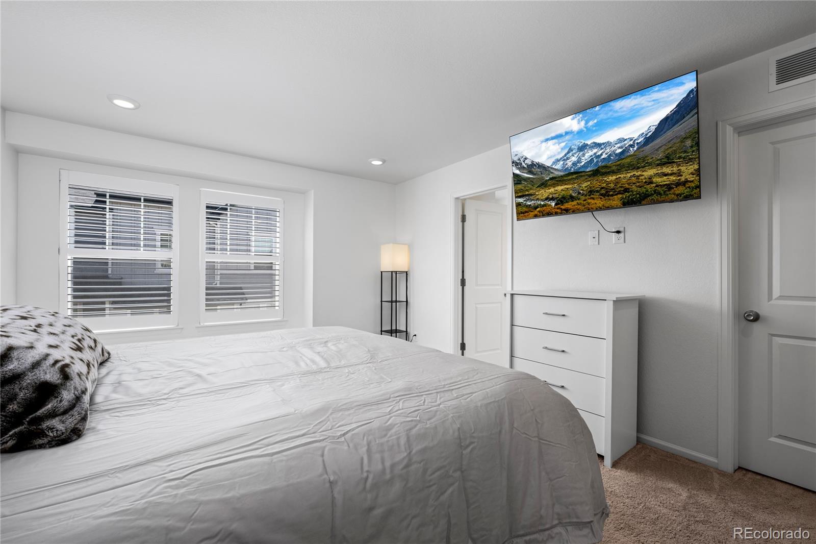 MLS Image #17 for 28330 e 6th place,watkins, Colorado