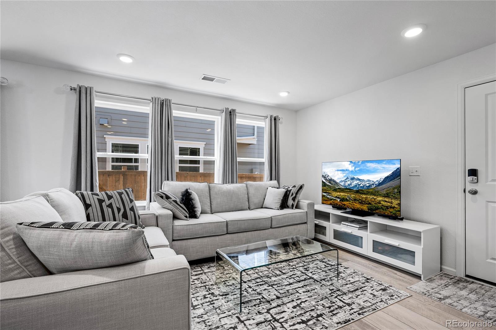MLS Image #7 for 28330 e 6th place,watkins, Colorado