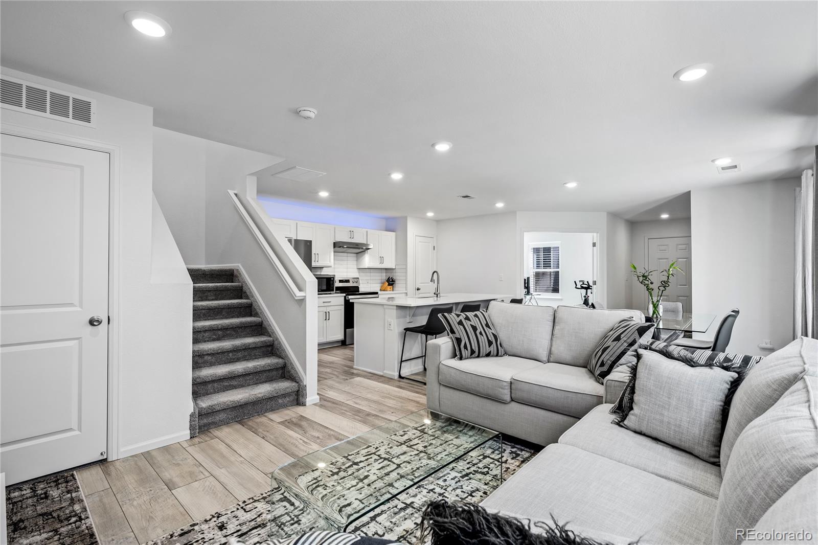 MLS Image #9 for 28330 e 6th place,watkins, Colorado