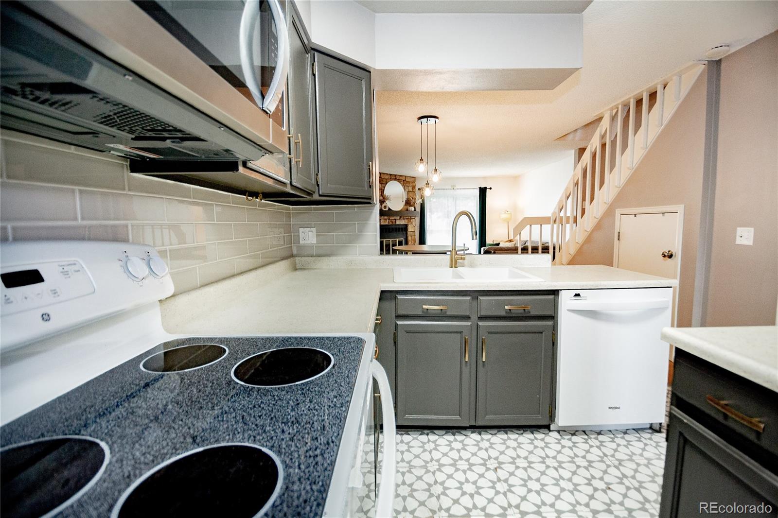 MLS Image #14 for 1699 s trenton street,denver, Colorado