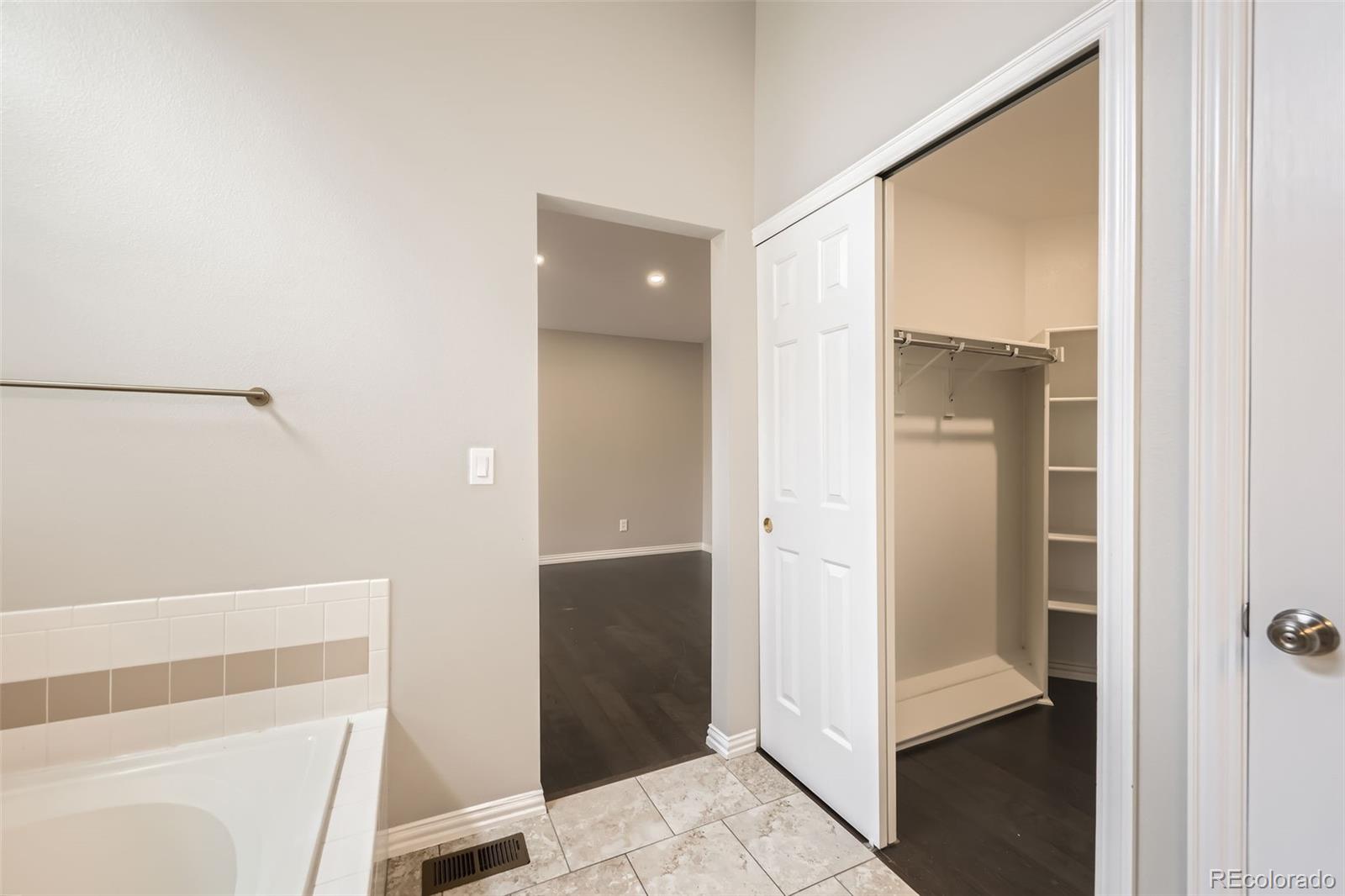 MLS Image #15 for 2247 s lima court,aurora, Colorado
