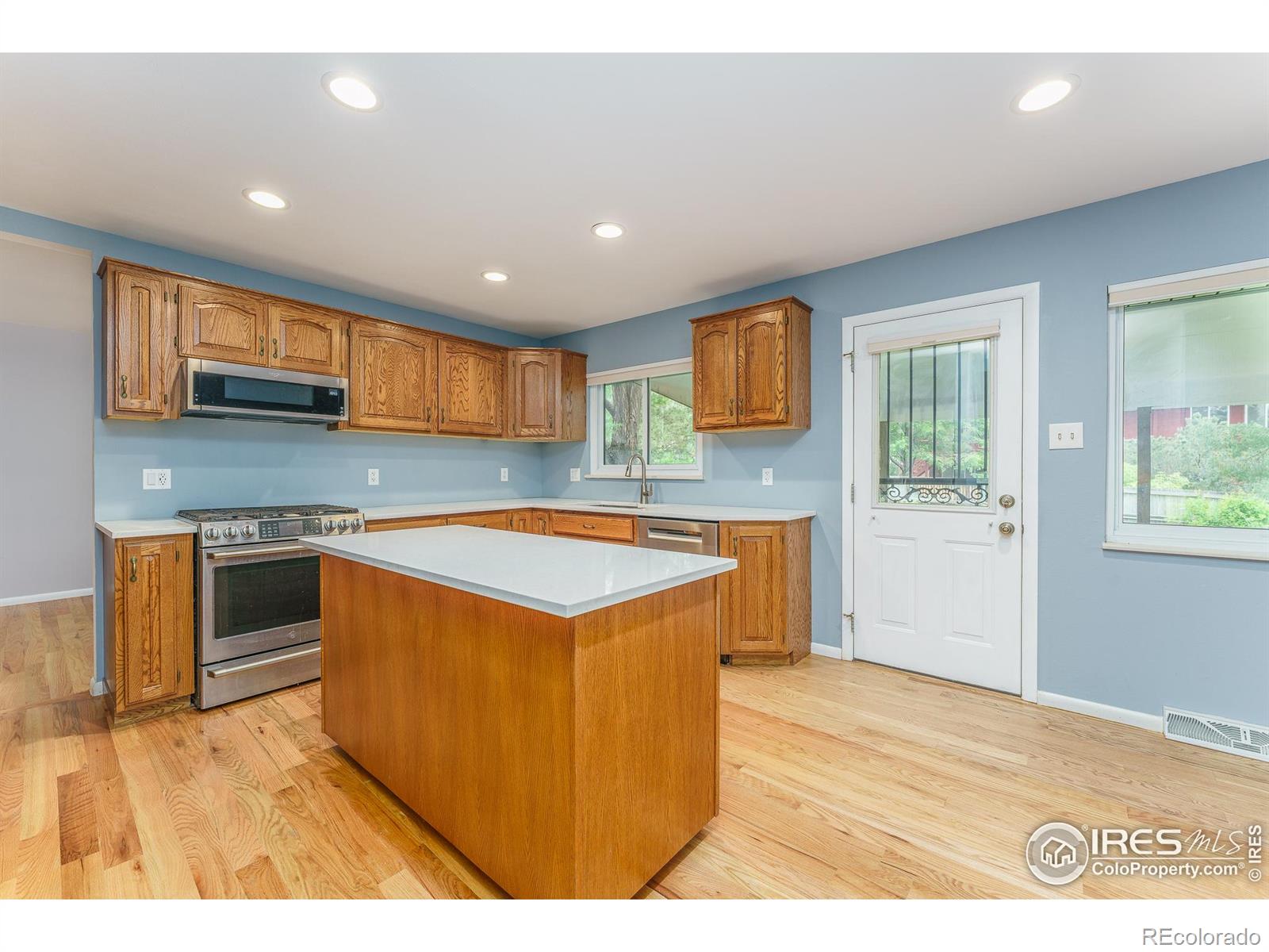 MLS Image #10 for 13313 w utah circle,lakewood, Colorado