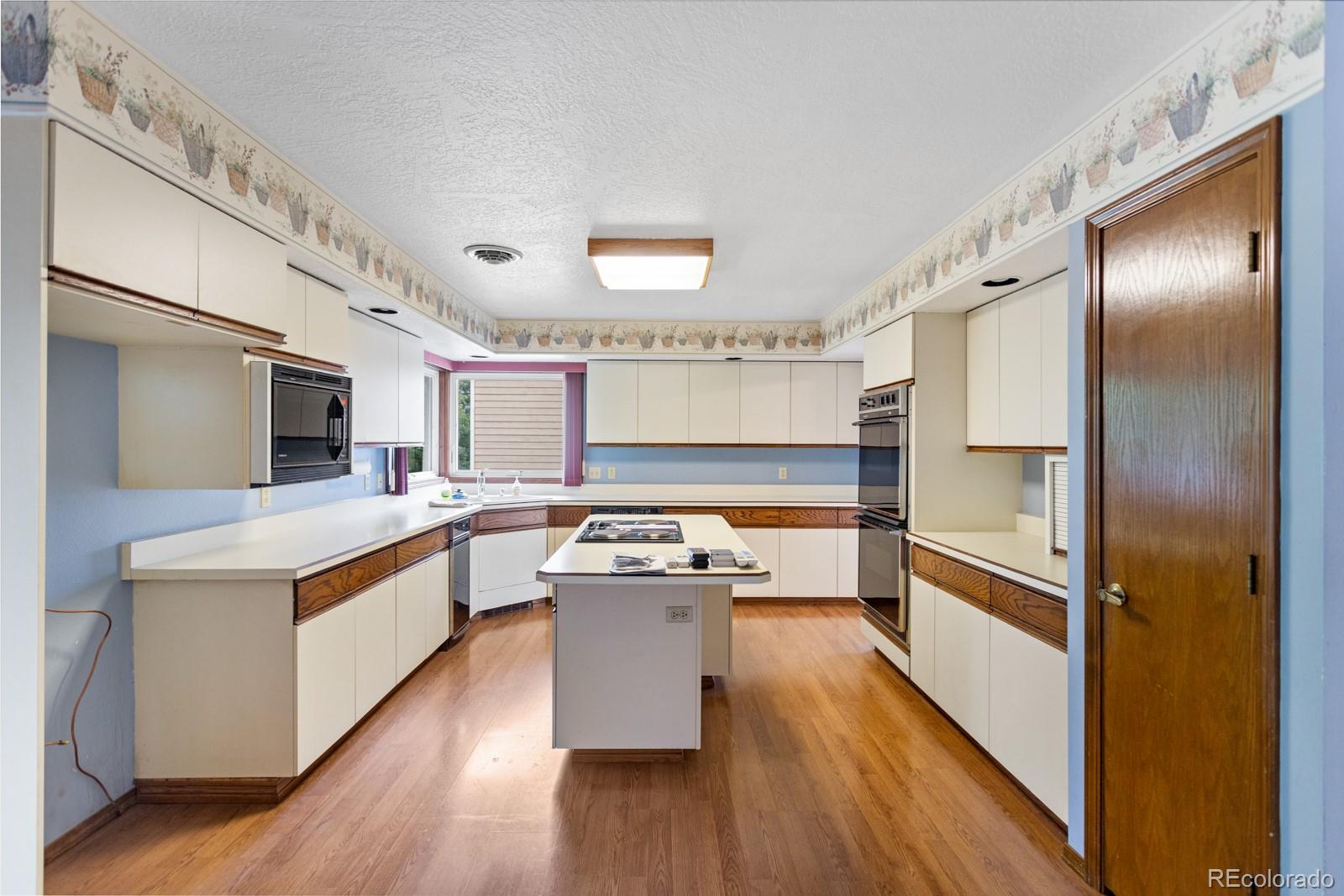 MLS Image #9 for 11686 w 74th way,arvada, Colorado