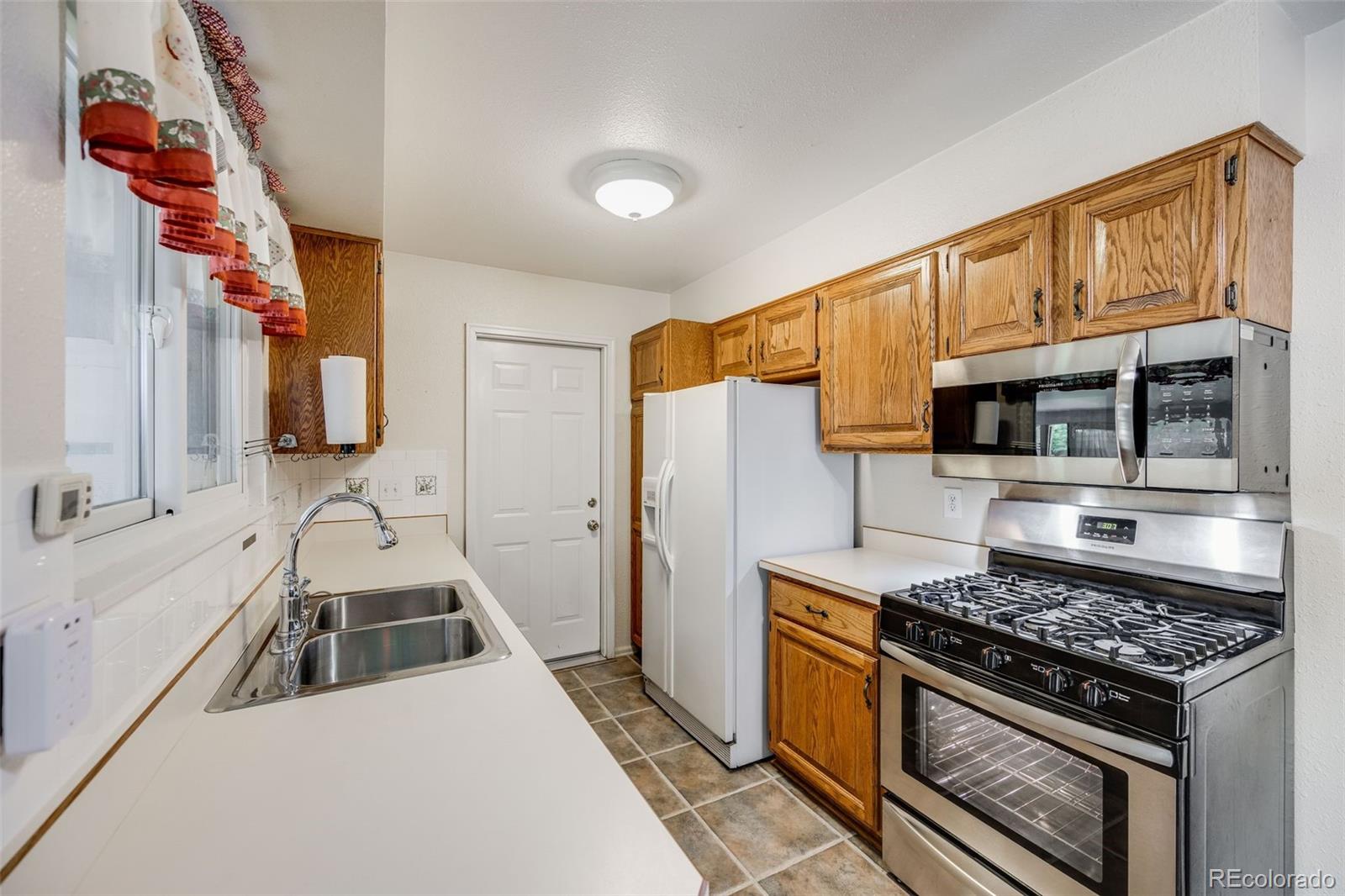 MLS Image #11 for 4511 s braun court,morrison, Colorado