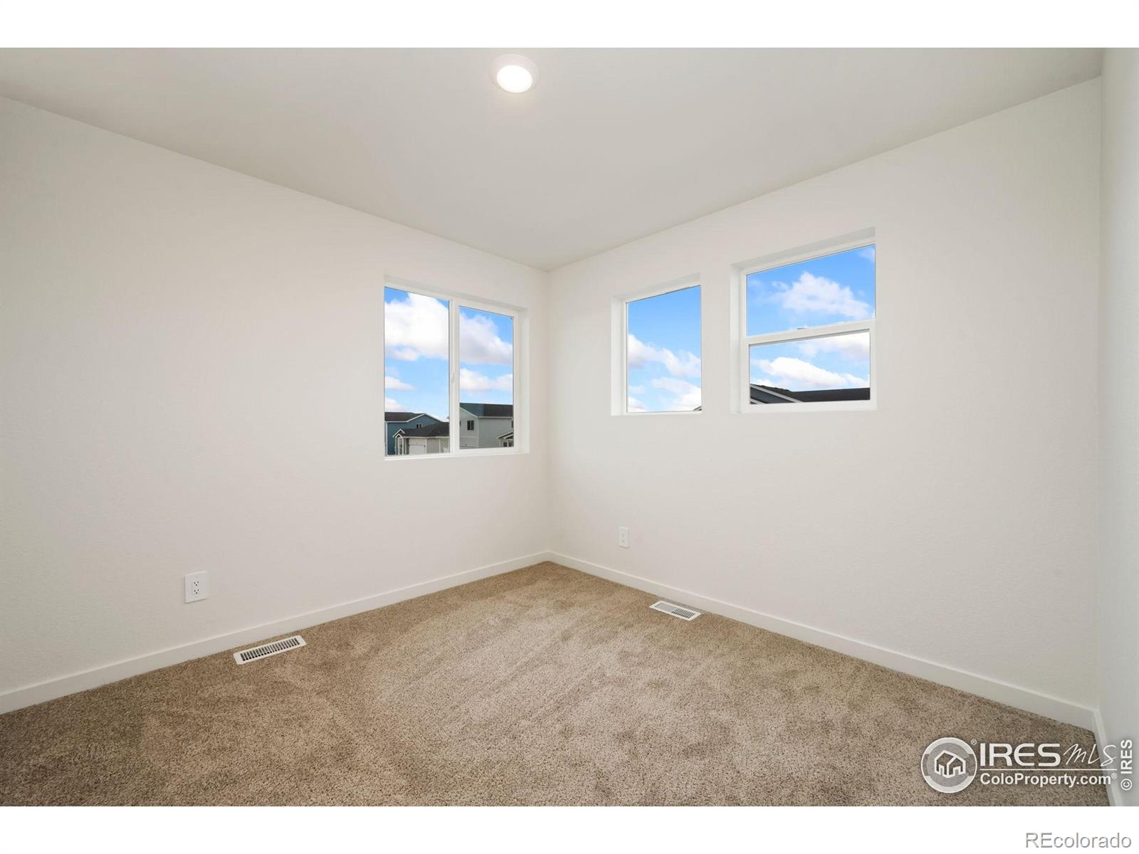 MLS Image #11 for 3729  kenai street,evans, Colorado