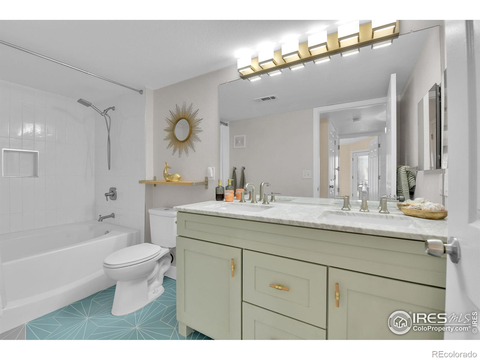 MLS Image #11 for 1050  opal street 203,broomfield, Colorado