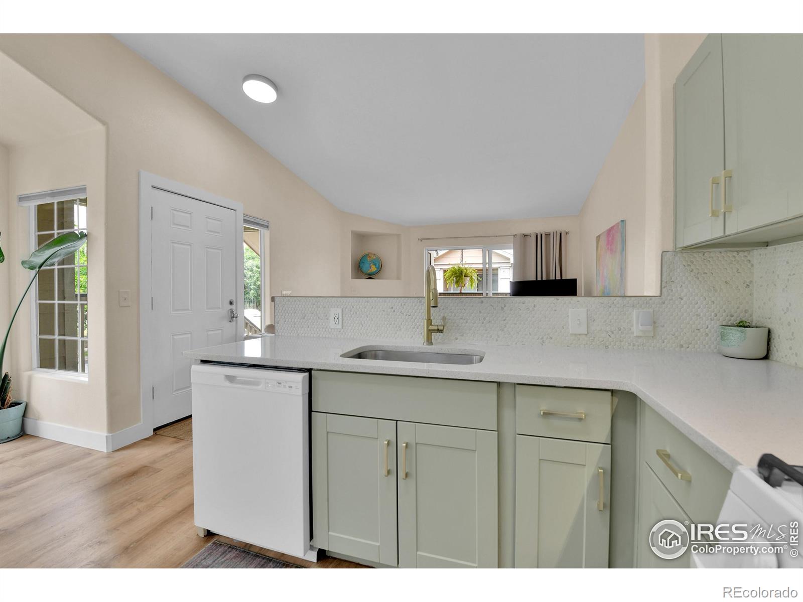 MLS Image #6 for 1050  opal street 203,broomfield, Colorado