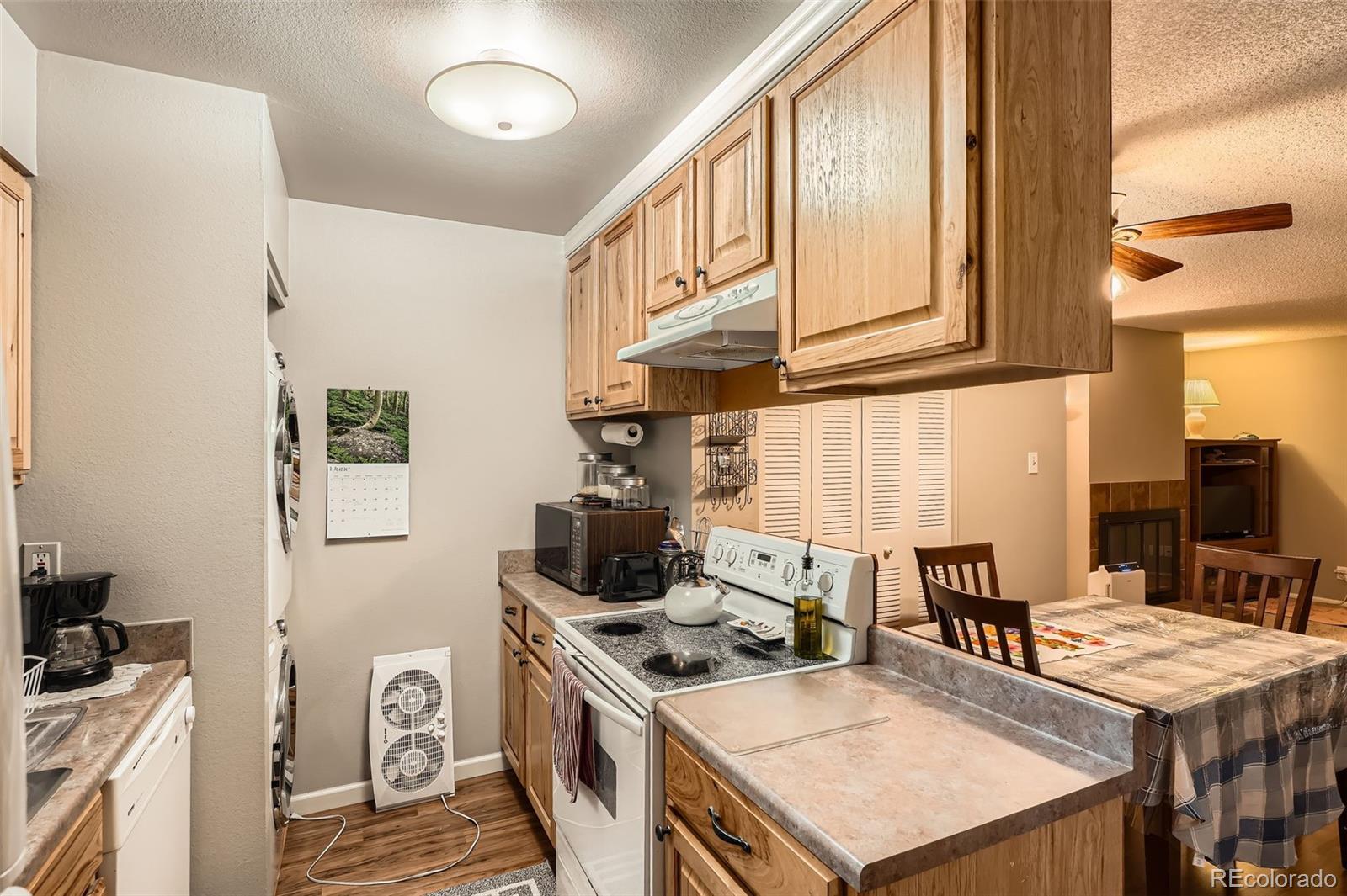 MLS Image #3 for 1250 s monaco street parkway,denver, Colorado