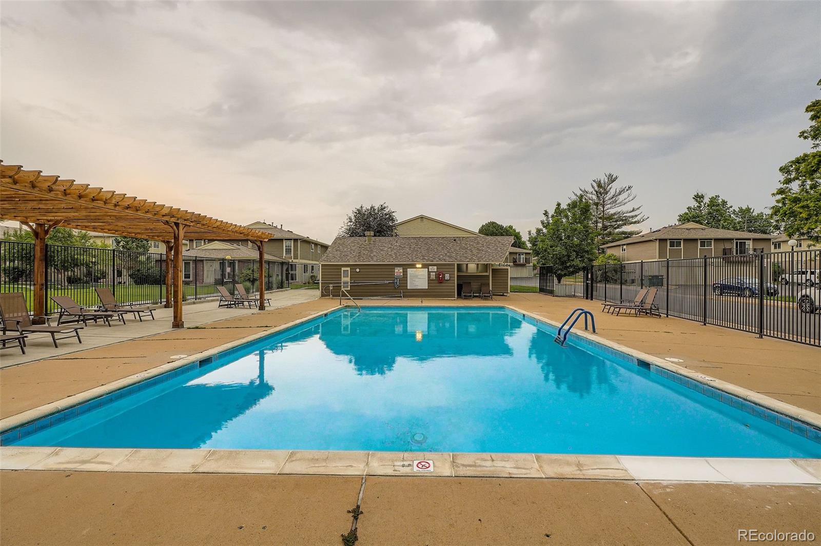 MLS Image #9 for 1250 s monaco street parkway,denver, Colorado