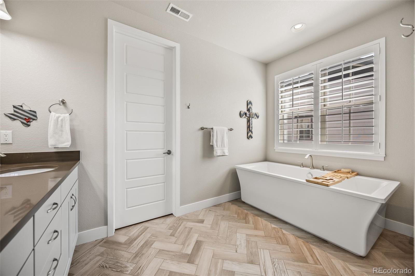 MLS Image #23 for 10401  maplebrook way,highlands ranch, Colorado