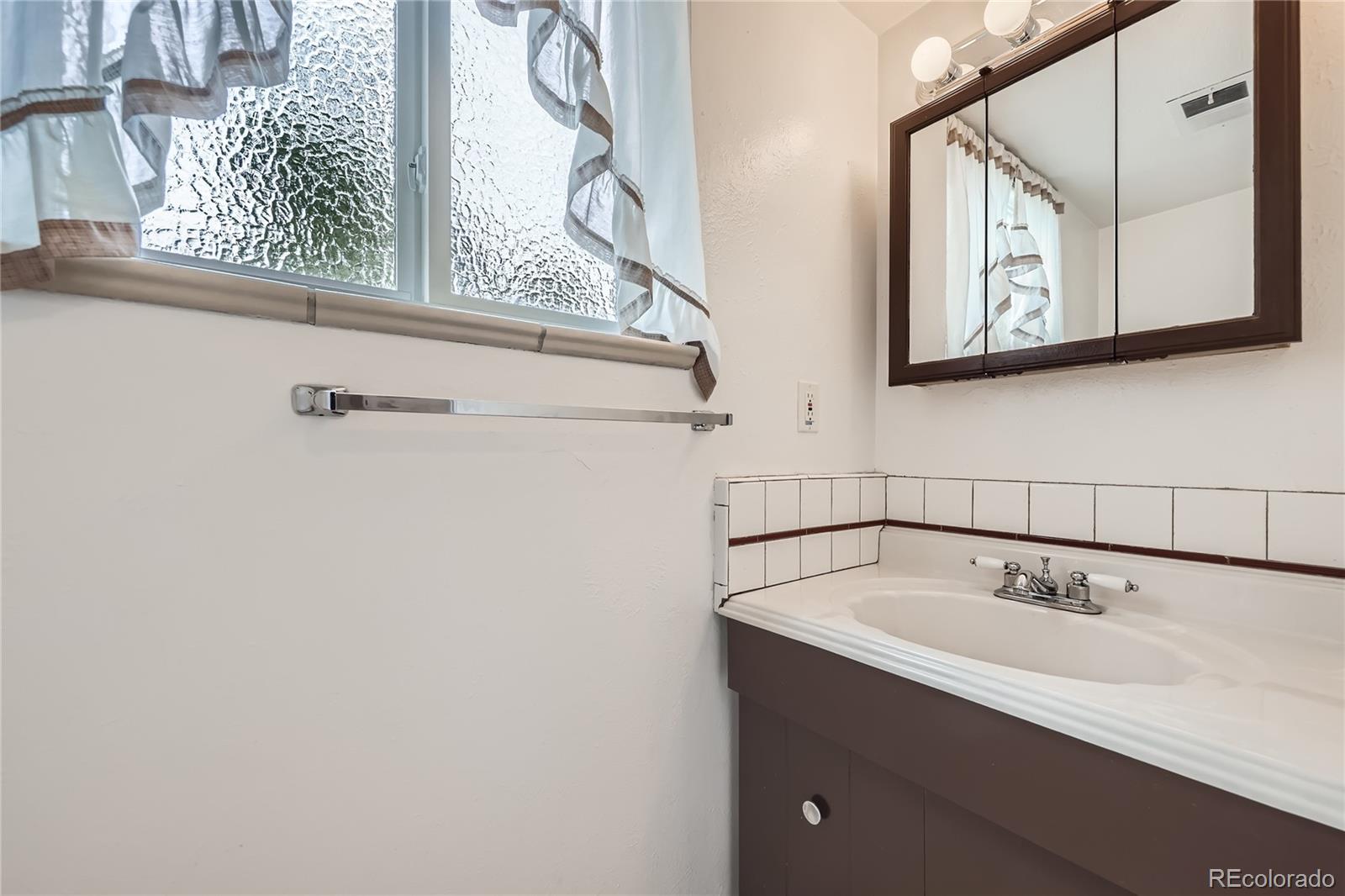 MLS Image #12 for 1497 s oakland street,aurora, Colorado