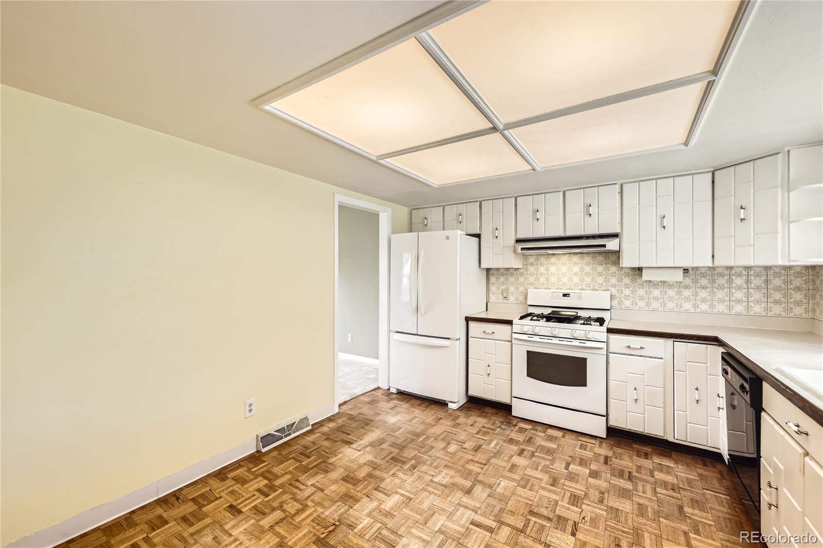 MLS Image #7 for 1497 s oakland street,aurora, Colorado