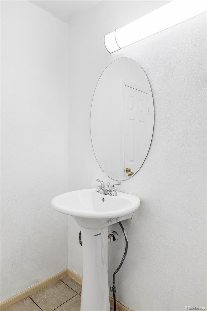 MLS Image #11 for 923 s fairplay street,aurora, Colorado
