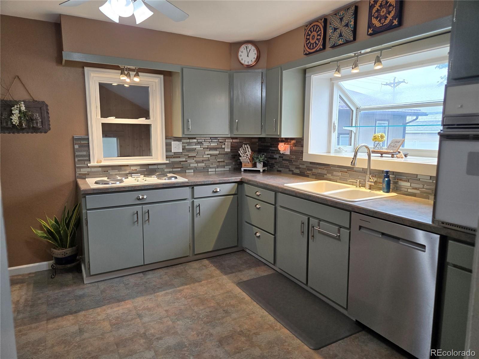 MLS Image #6 for 148  15th street,burlington, Colorado