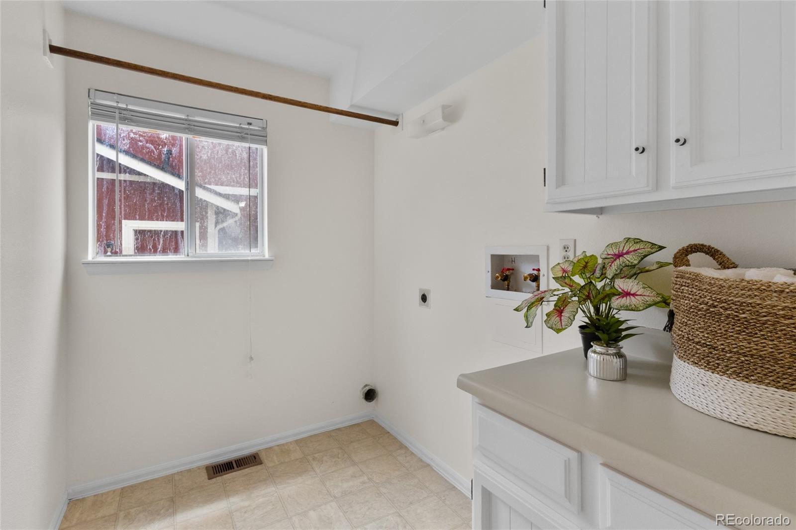 MLS Image #18 for 8441 s timberwood street,highlands ranch, Colorado