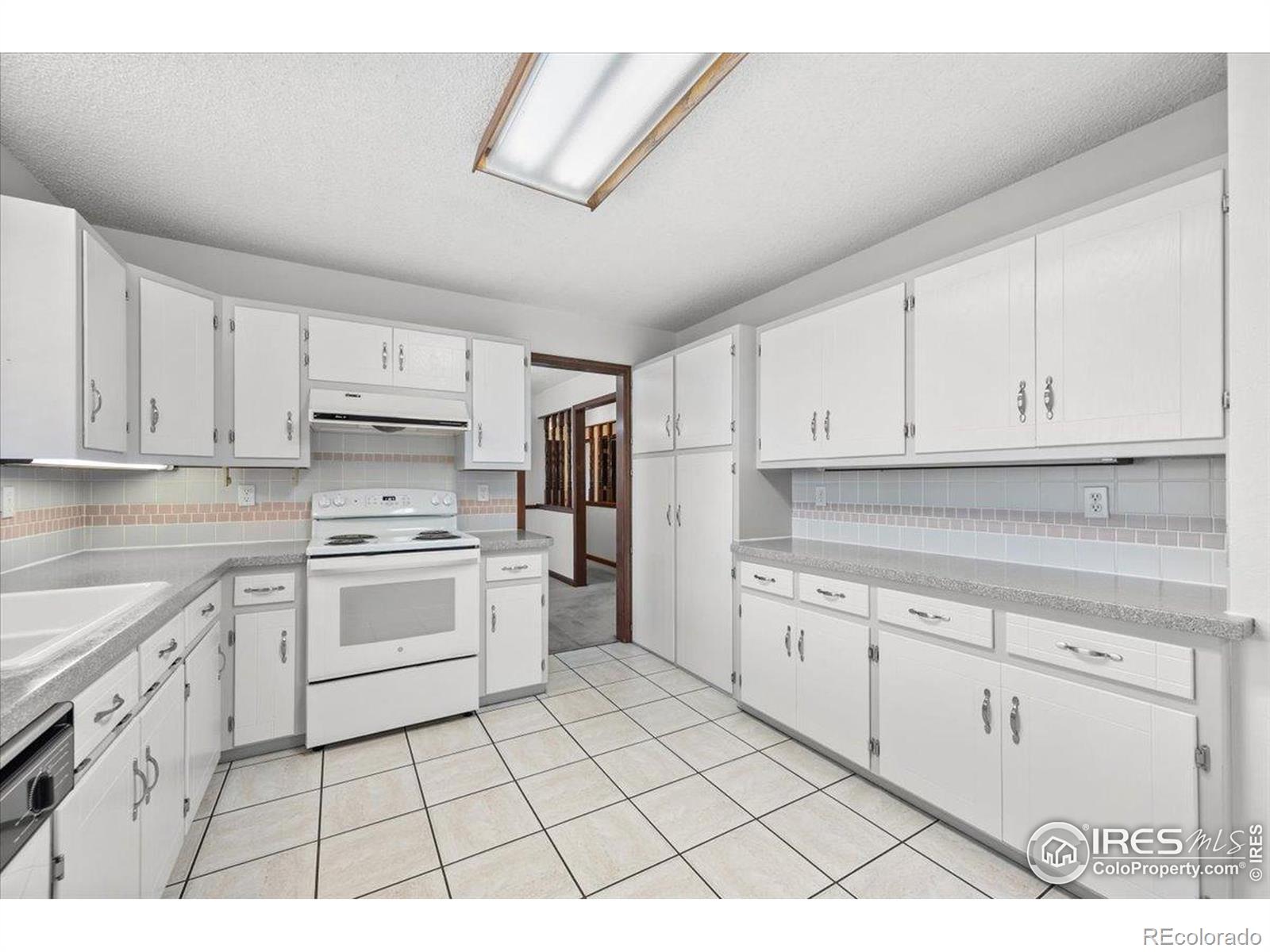 MLS Image #4 for 1440 w 38th place,loveland, Colorado