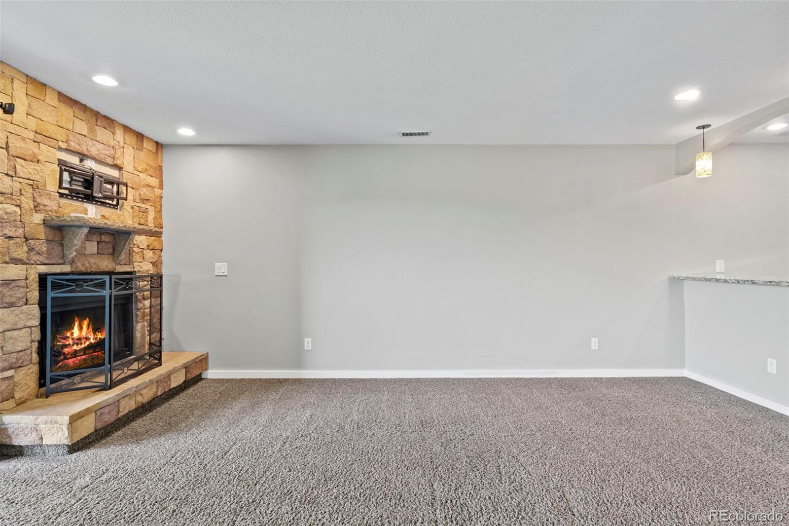MLS Image #10 for 128 w rockrimmon boulevard,colorado springs, Colorado