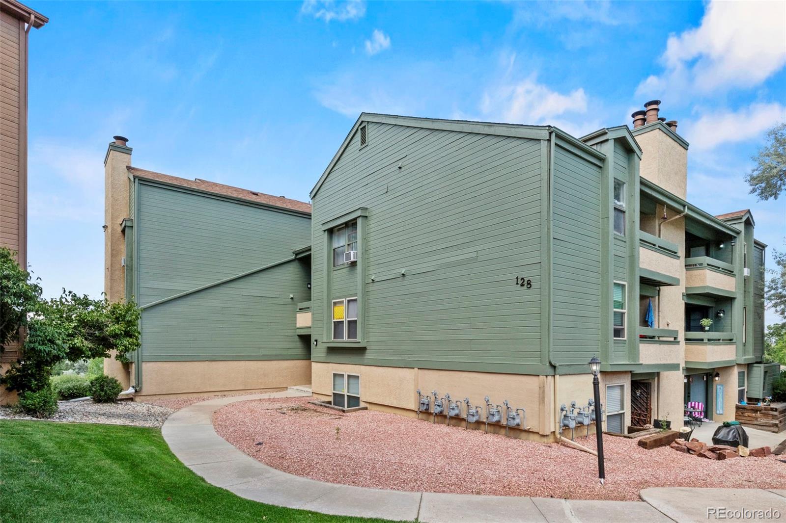 MLS Image #3 for 128 w rockrimmon boulevard,colorado springs, Colorado