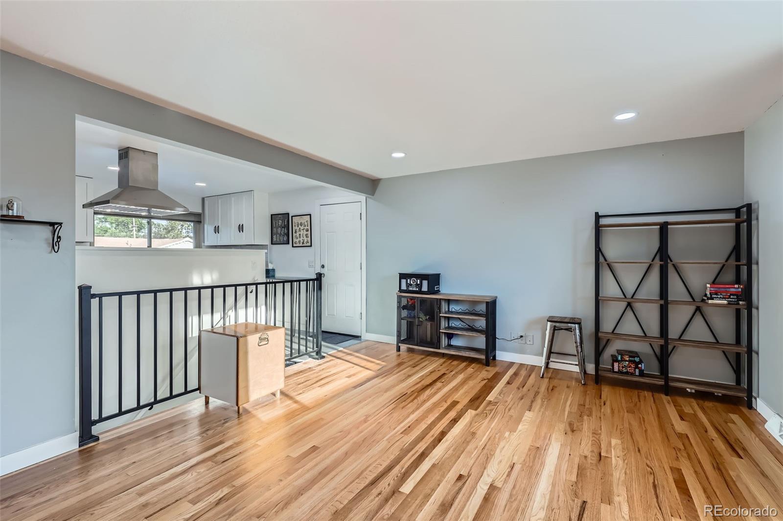 MLS Image #5 for 471  iola street,aurora, Colorado