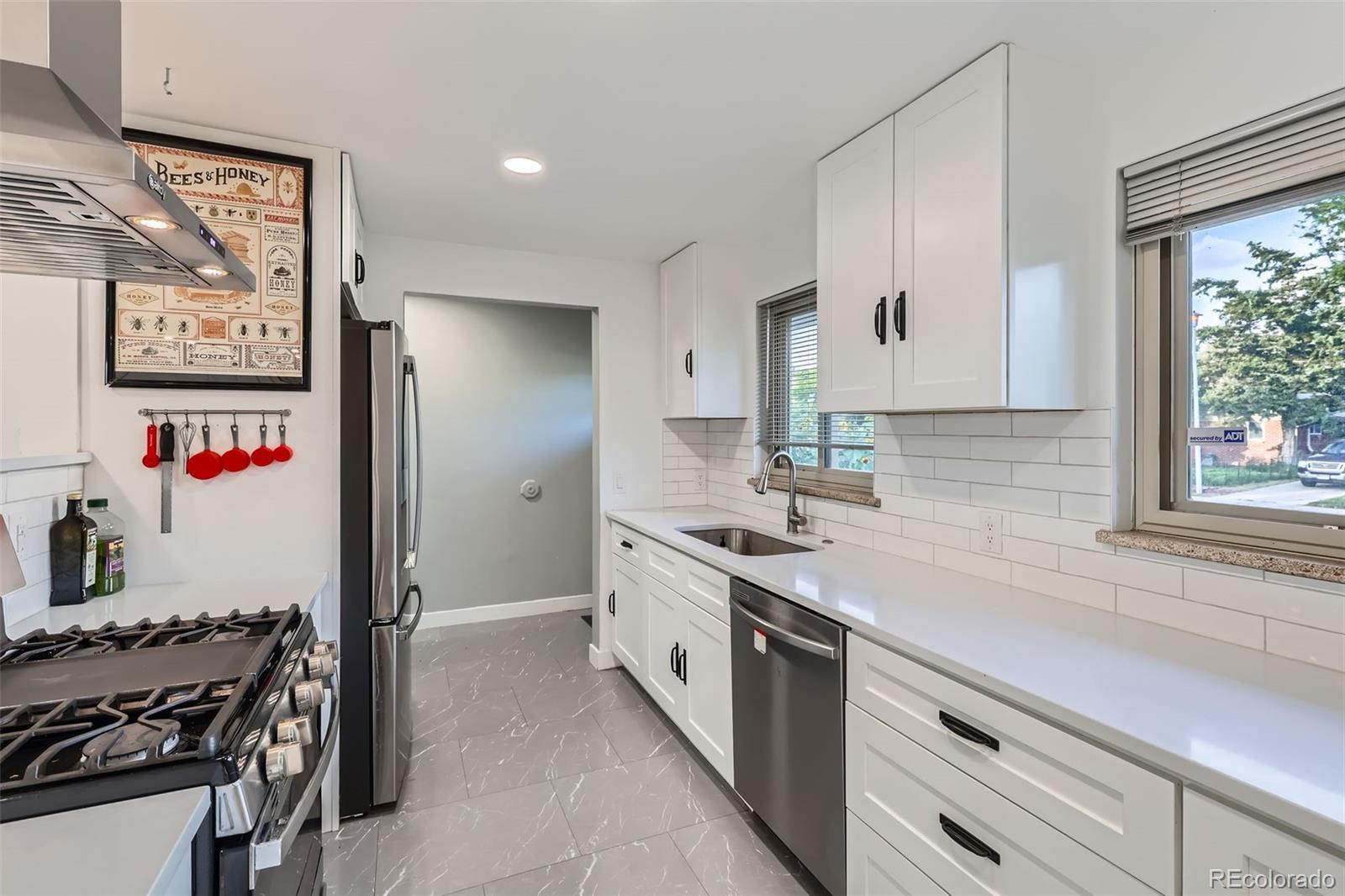 MLS Image #8 for 471  iola street,aurora, Colorado