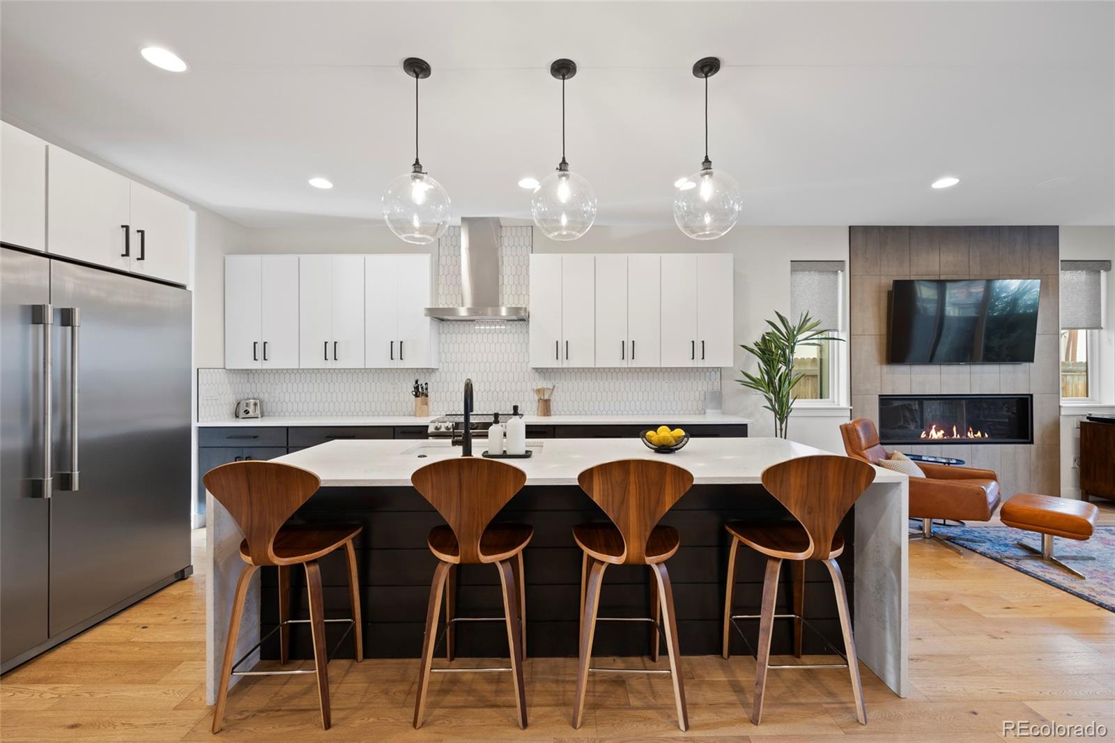 MLS Image #4 for 2248 s lincoln street,denver, Colorado