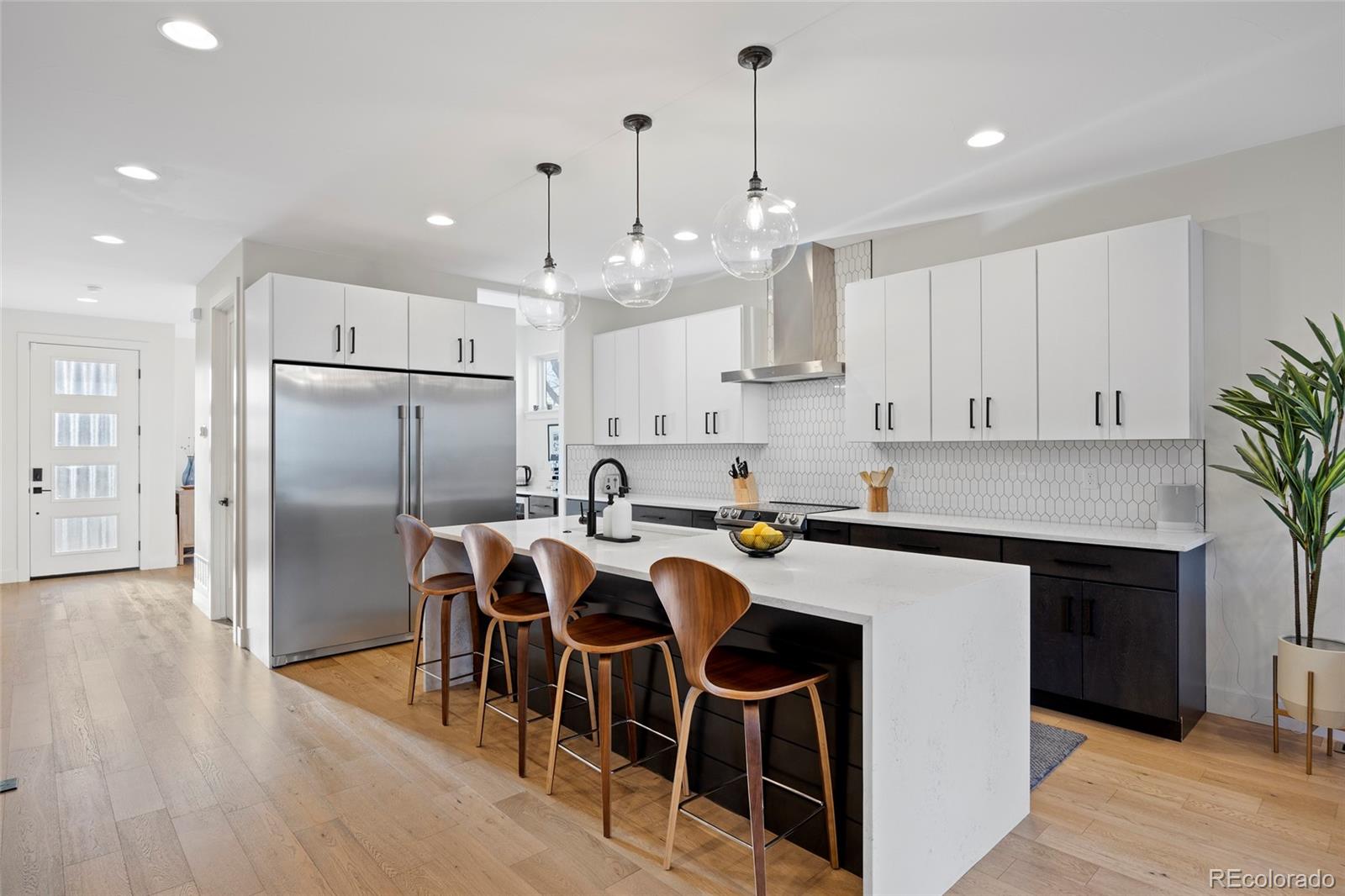 MLS Image #5 for 2248 s lincoln street,denver, Colorado