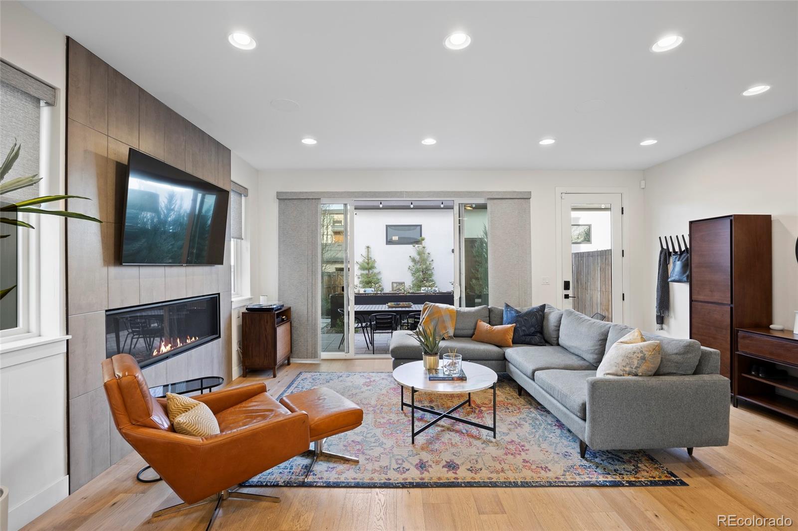 MLS Image #7 for 2248 s lincoln street,denver, Colorado