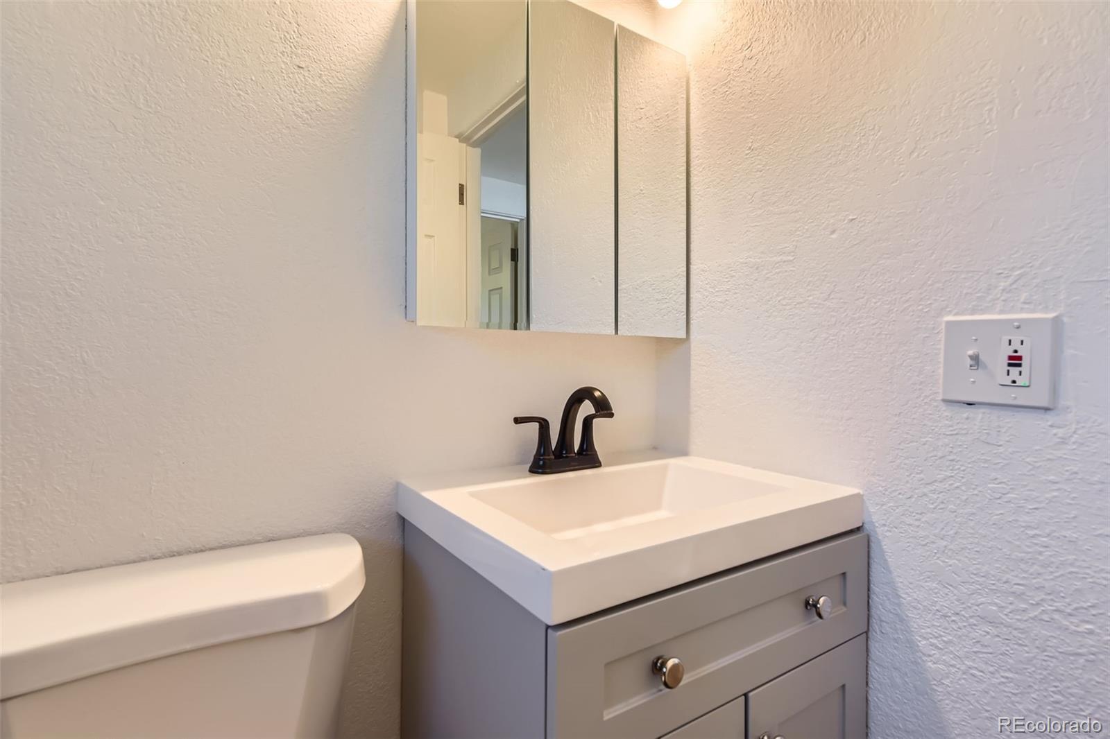 MLS Image #14 for 695 s quitman street,denver, Colorado