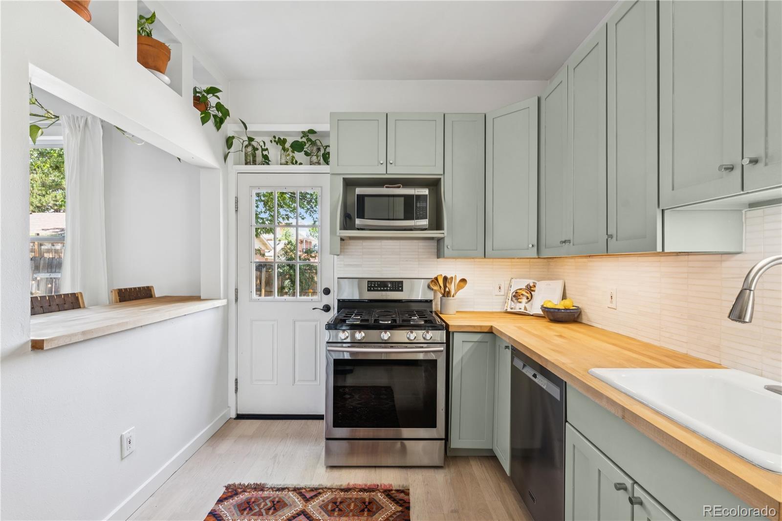 MLS Image #14 for 1519 e 29th avenue,denver, Colorado