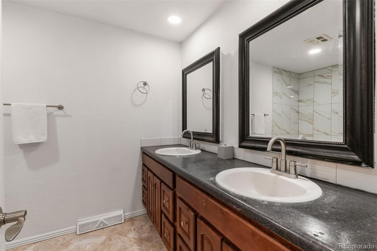 MLS Image #17 for 12671 e bates circle,aurora, Colorado