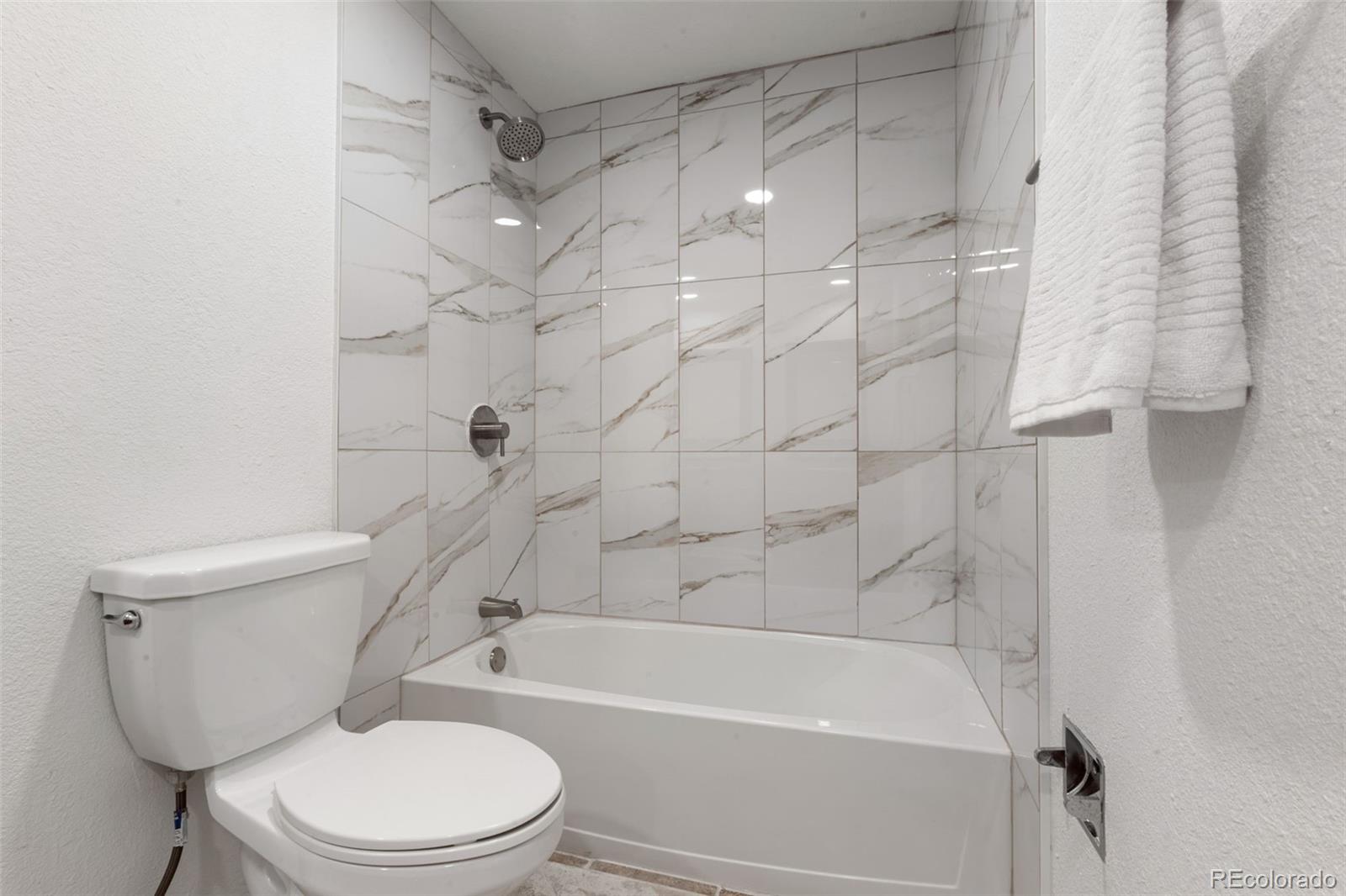 MLS Image #18 for 12671 e bates circle,aurora, Colorado