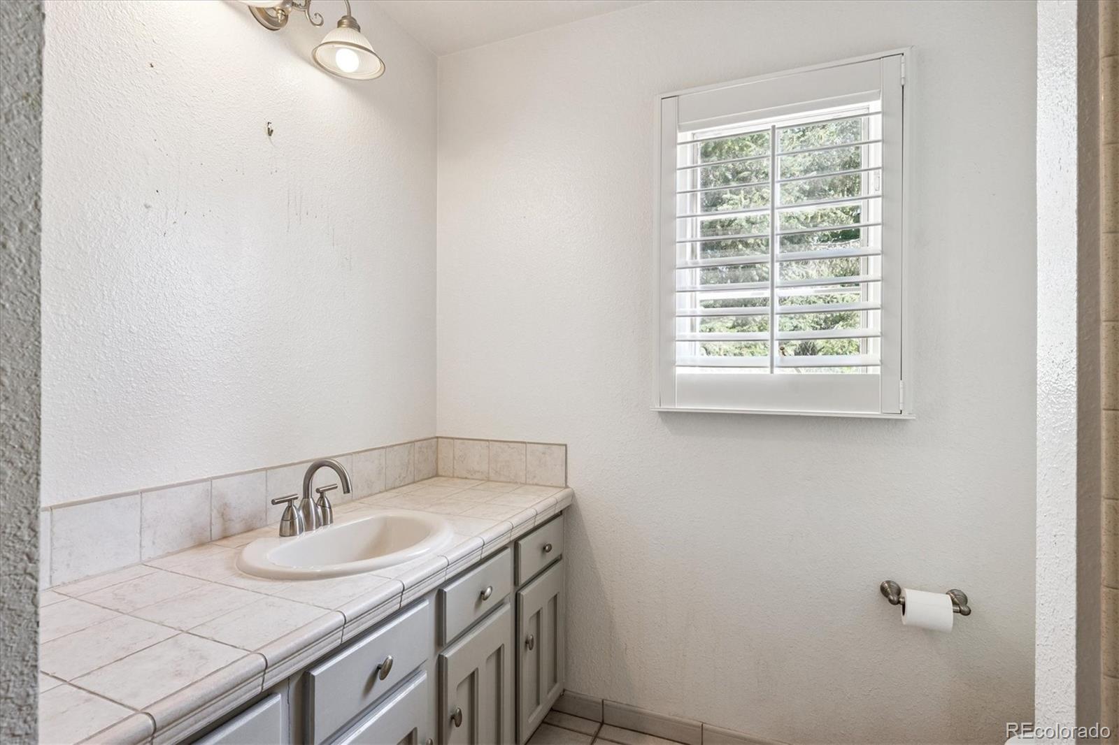MLS Image #31 for 4675 s yosemite street,denver, Colorado