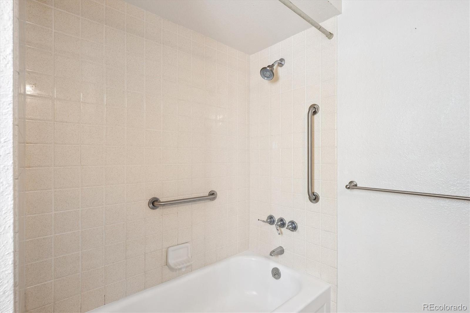 MLS Image #32 for 4675 s yosemite street,denver, Colorado