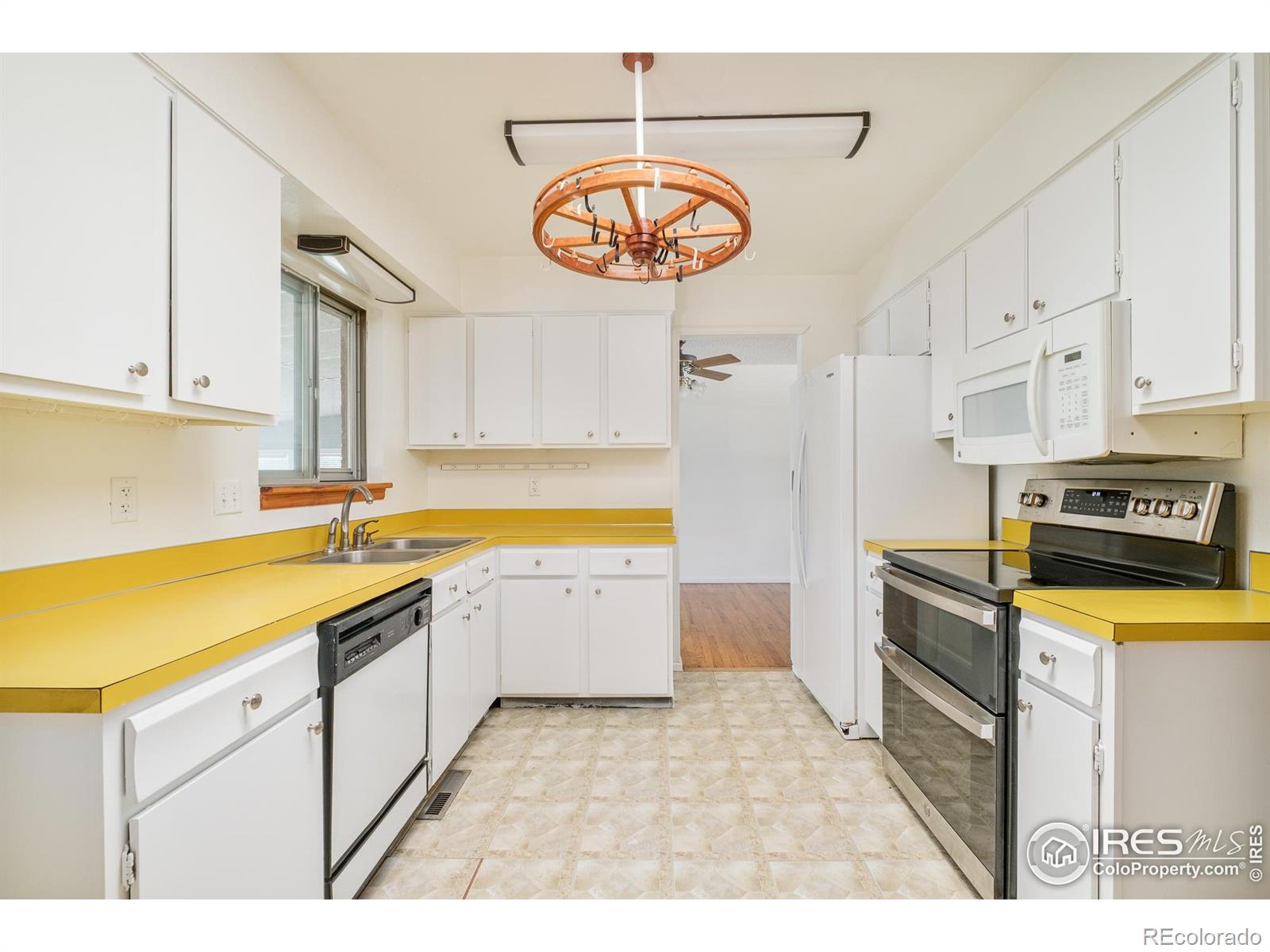 MLS Image #10 for 1332 s lincoln street,longmont, Colorado